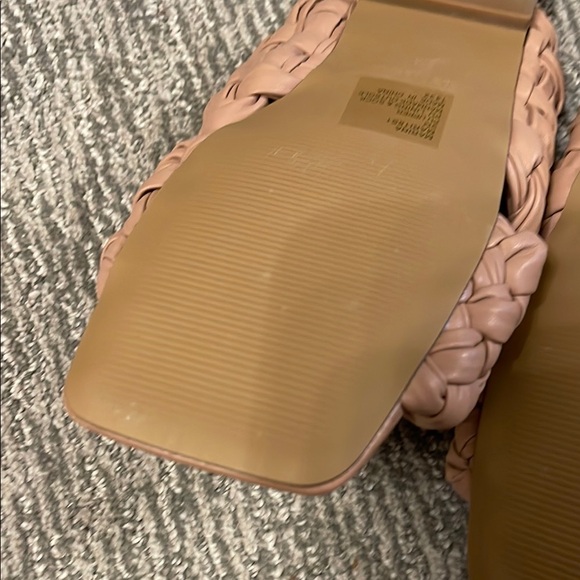 Steve Madden Women's Tan Woven Sandals - Picture 7 of 9